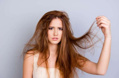 女性掉头发越来越严重什么原因,50岁脱发严重是什么原因造成的